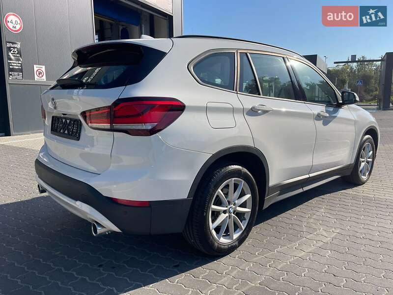Позашляховик / Кросовер BMW X1 2021 в Ужгороді