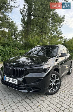 Внедорожник / Кроссовер BMW X1 2019 в Городке