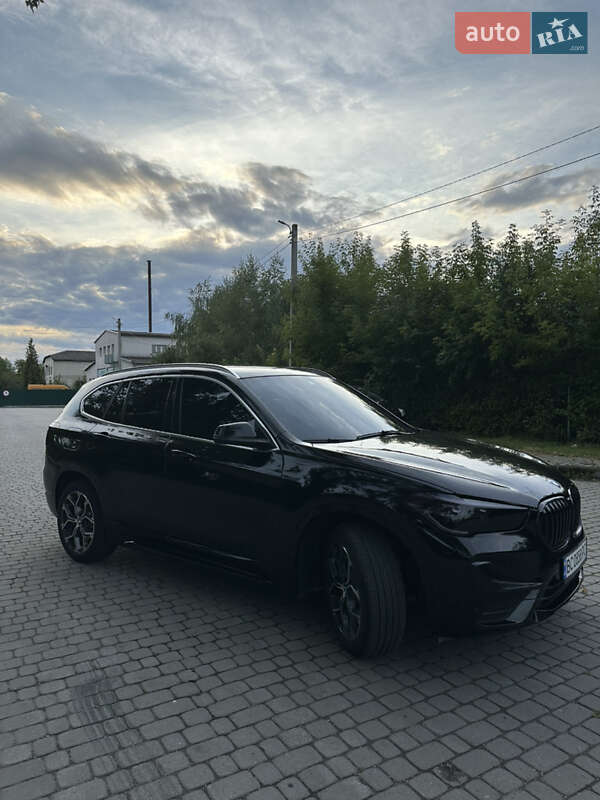 Внедорожник / Кроссовер BMW X1 2019 в Городке