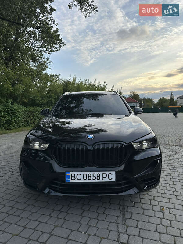 Внедорожник / Кроссовер BMW X1 2019 в Городке