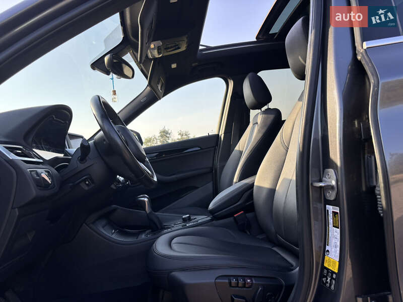 Внедорожник / Кроссовер BMW X1 2017 в Одессе