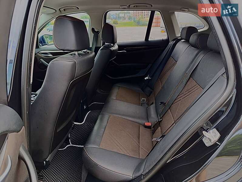 Внедорожник / Кроссовер BMW X1 2015 в Ужгороде