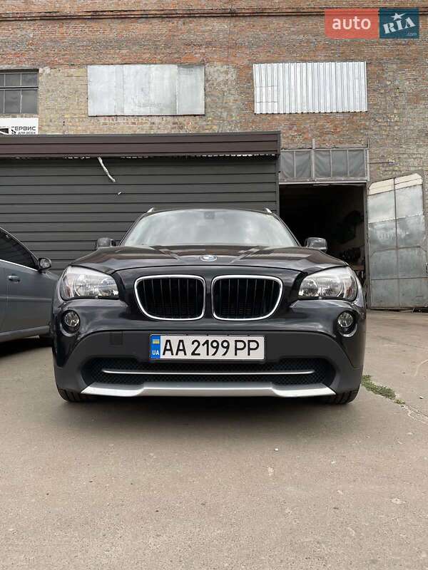 Позашляховик / Кросовер BMW X1 2011 в Києві