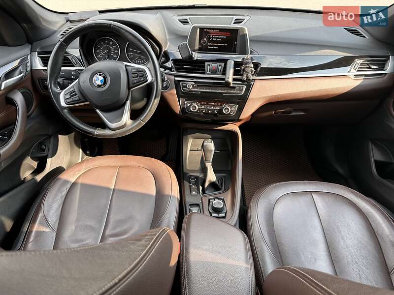 Внедорожник / Кроссовер BMW X1 2016 в Киеве