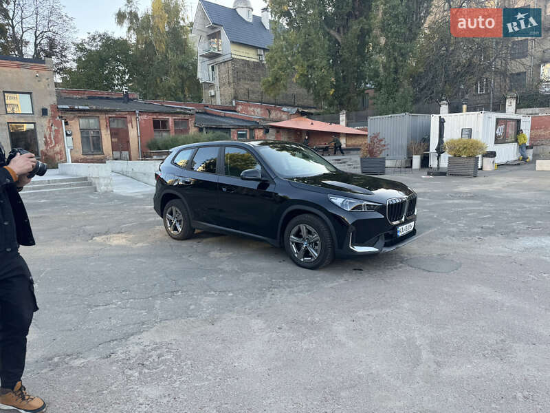 Внедорожник / Кроссовер BMW X1 2023 в Киеве