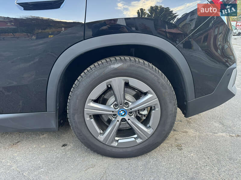Внедорожник / Кроссовер BMW X1 2023 в Киеве