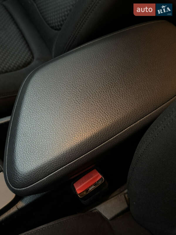 Внедорожник / Кроссовер BMW X1 2015 в Буче