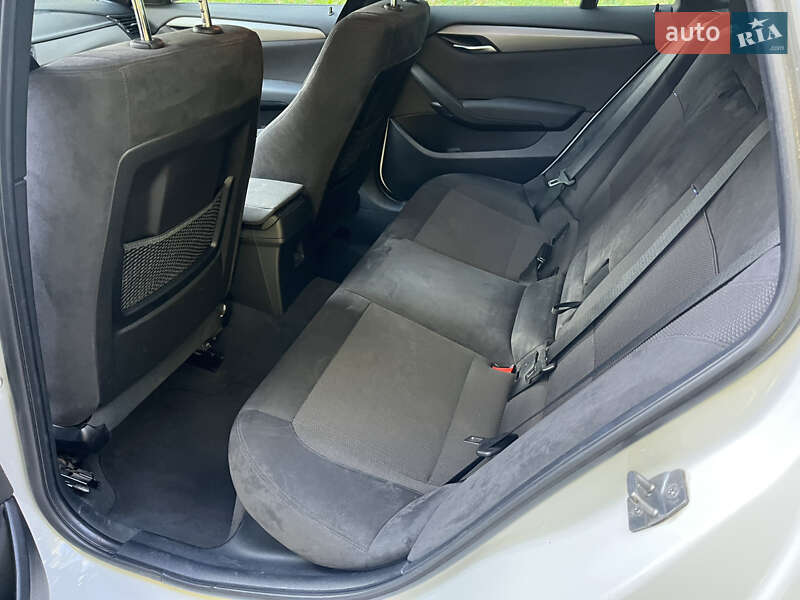 Внедорожник / Кроссовер BMW X1 2013 в Черновцах