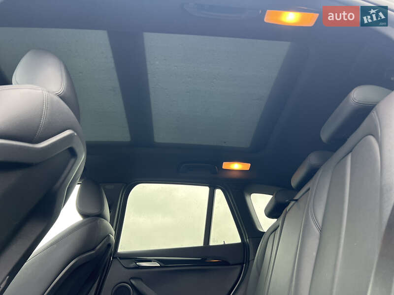 Внедорожник / Кроссовер BMW X1 2016 в Киеве