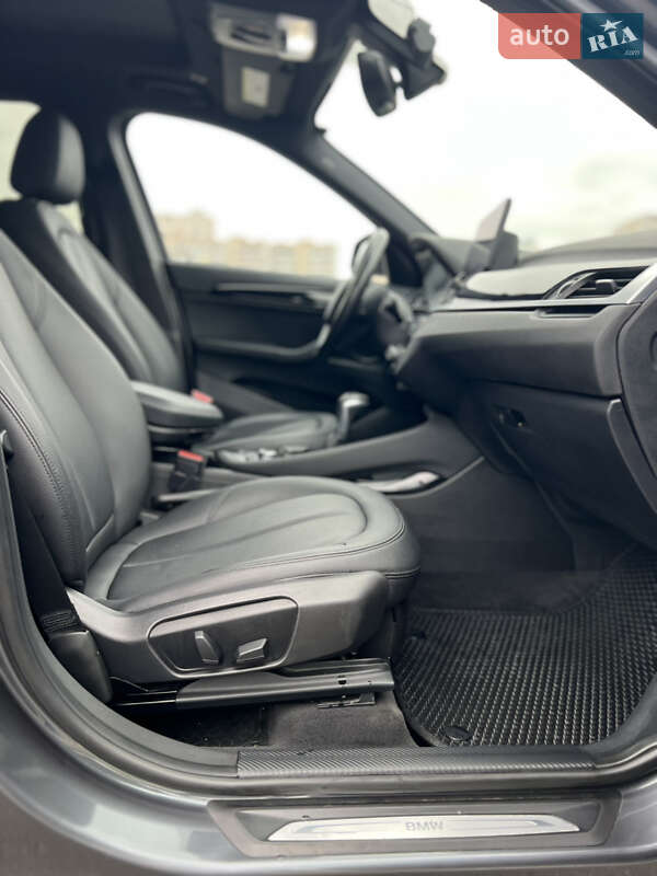 Внедорожник / Кроссовер BMW X1 2016 в Киеве