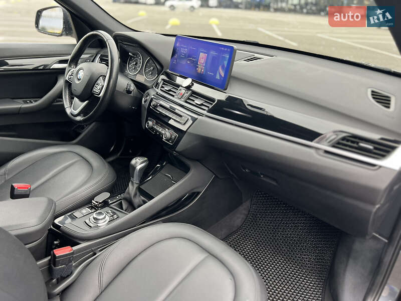 Внедорожник / Кроссовер BMW X1 2016 в Киеве