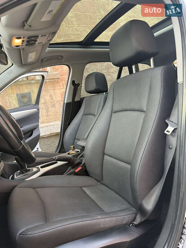 Позашляховик / Кросовер BMW X1 2013 в Рені