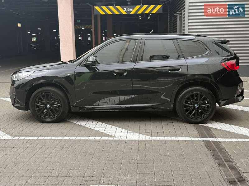 Внедорожник / Кроссовер BMW X1 2022 в Киеве