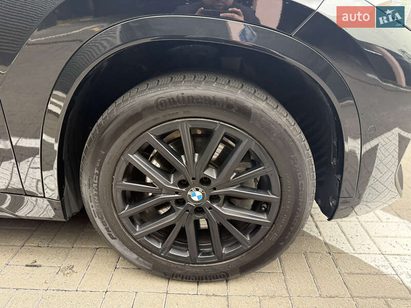 Внедорожник / Кроссовер BMW X1 2022 в Киеве
