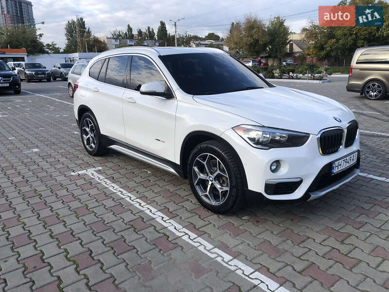 Внедорожник / Кроссовер BMW X1 2016 в Одессе