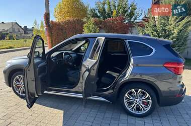Внедорожник / Кроссовер BMW X1 2015 в 
