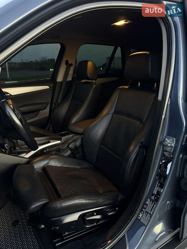 Внедорожник / Кроссовер BMW X1 2011 в Черновцах