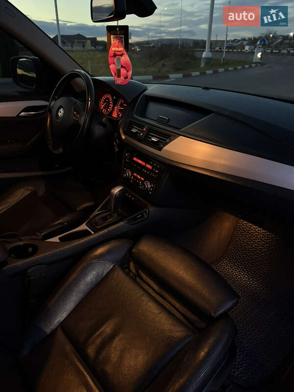 Внедорожник / Кроссовер BMW X1 2011 в Черновцах