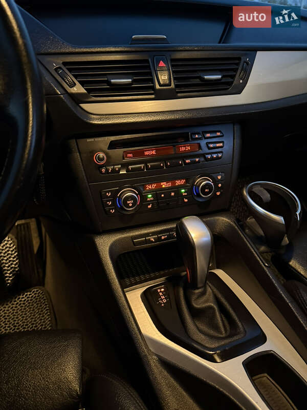 Внедорожник / Кроссовер BMW X1 2011 в Черновцах