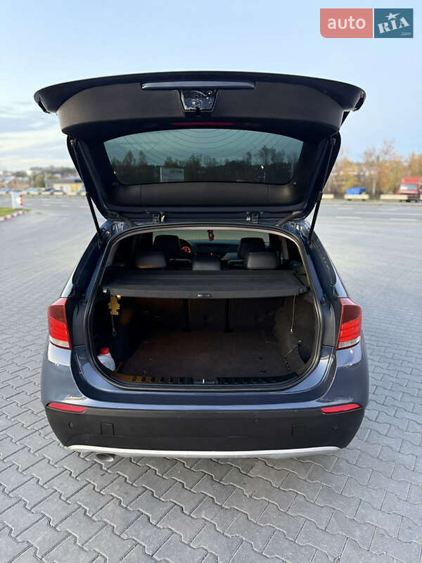 Внедорожник / Кроссовер BMW X1 2011 в Черновцах