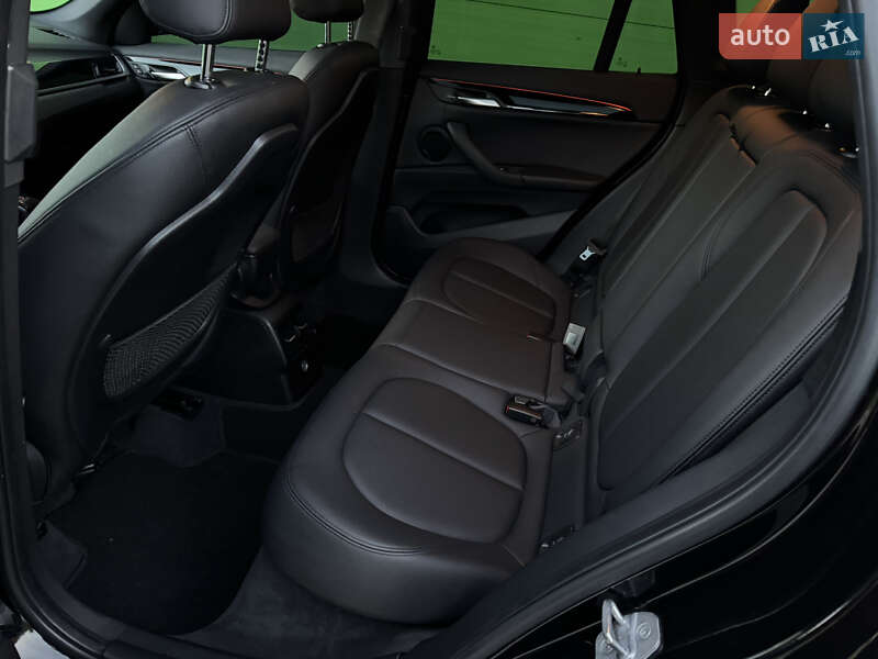 Внедорожник / Кроссовер BMW X1 2016 в Киеве