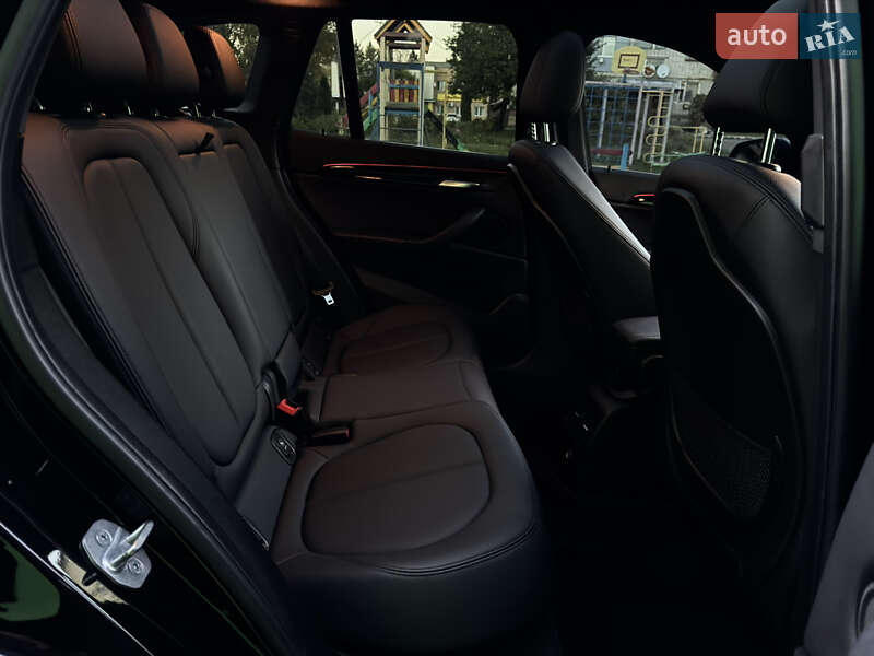 Внедорожник / Кроссовер BMW X1 2016 в Киеве