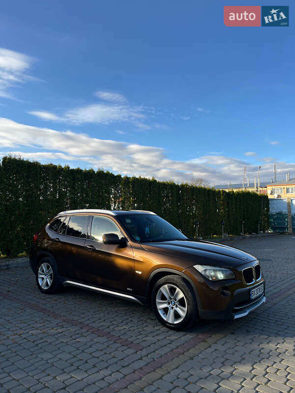 Внедорожник / Кроссовер BMW X1 2010 в Дунаевцах