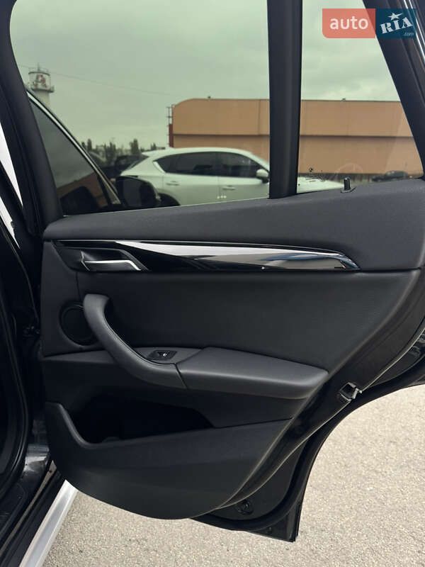 Внедорожник / Кроссовер BMW X1 2016 в Умани