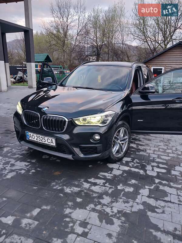 Позашляховик / Кросовер BMW X1 2016 в Тячеві