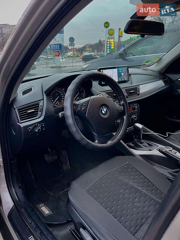 Позашляховик / Кросовер BMW X1 2011 в Чернівцях