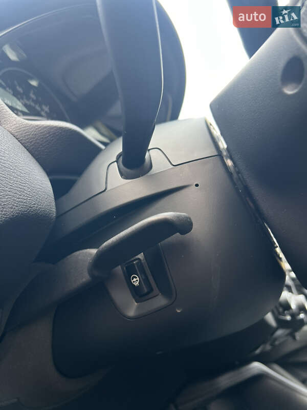 Внедорожник / Кроссовер BMW X1 2016 в Киеве