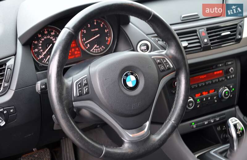 Внедорожник / Кроссовер BMW X1 2013 в Киеве