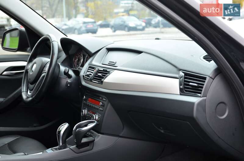 Внедорожник / Кроссовер BMW X1 2013 в Киеве