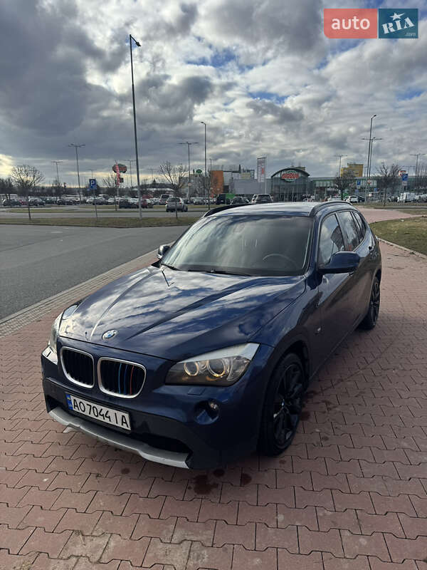Внедорожник / Кроссовер BMW X1 2011 в Хусте