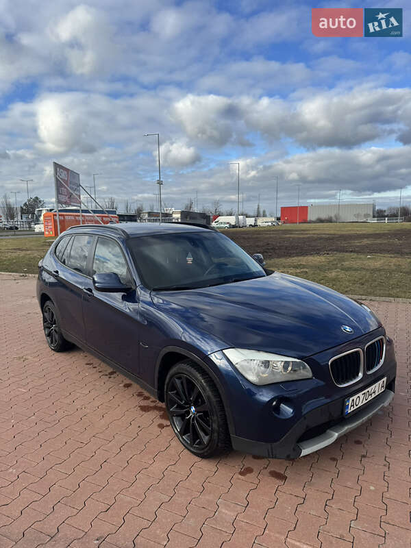 Внедорожник / Кроссовер BMW X1 2011 в Хусте
