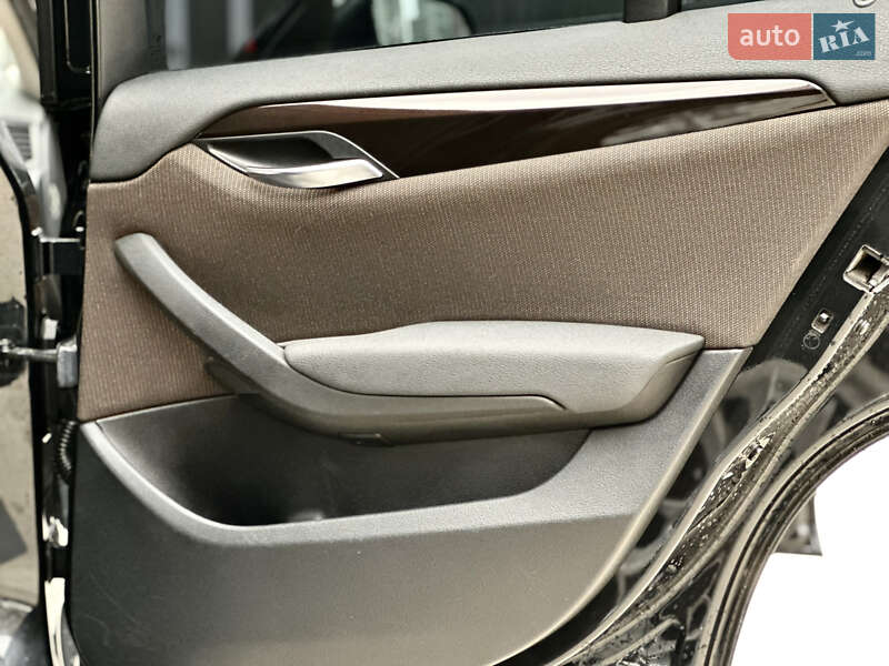 Позашляховик / Кросовер BMW X1 2013 в Києві