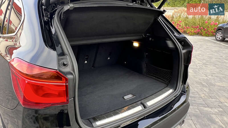 Внедорожник / Кроссовер BMW X1 2018 в Луцке