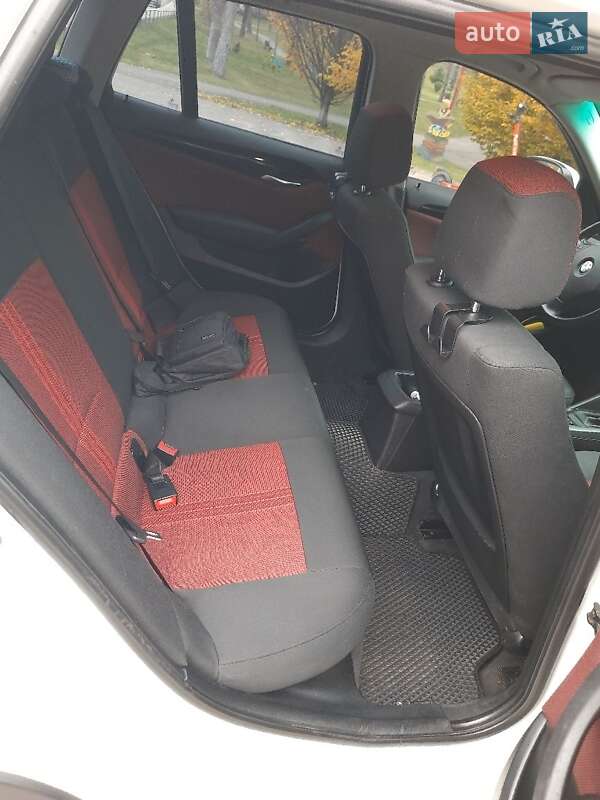 Внедорожник / Кроссовер BMW X1 2010 в Киеве