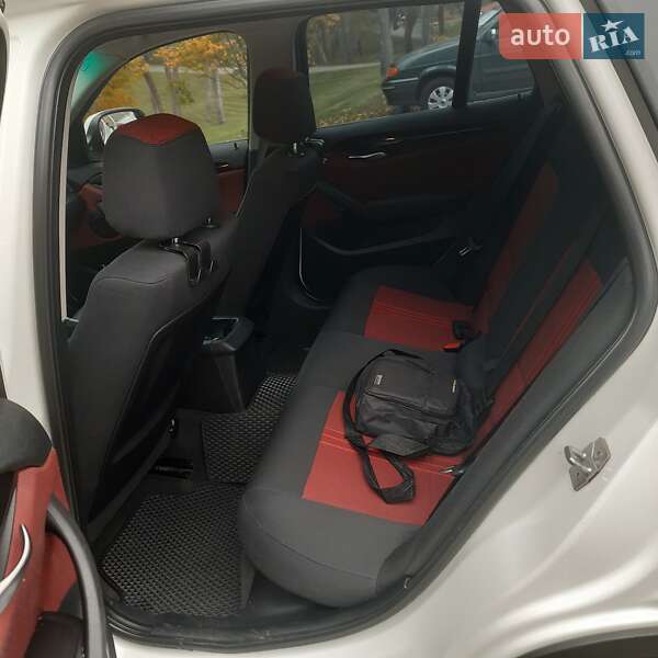 Внедорожник / Кроссовер BMW X1 2010 в Киеве