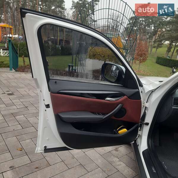 Внедорожник / Кроссовер BMW X1 2010 в Киеве