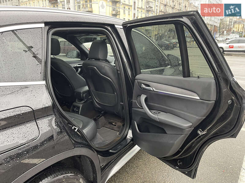 Внедорожник / Кроссовер BMW X1 2019 в Киеве