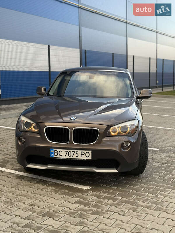 Внедорожник / Кроссовер BMW X1 2011 в Львове