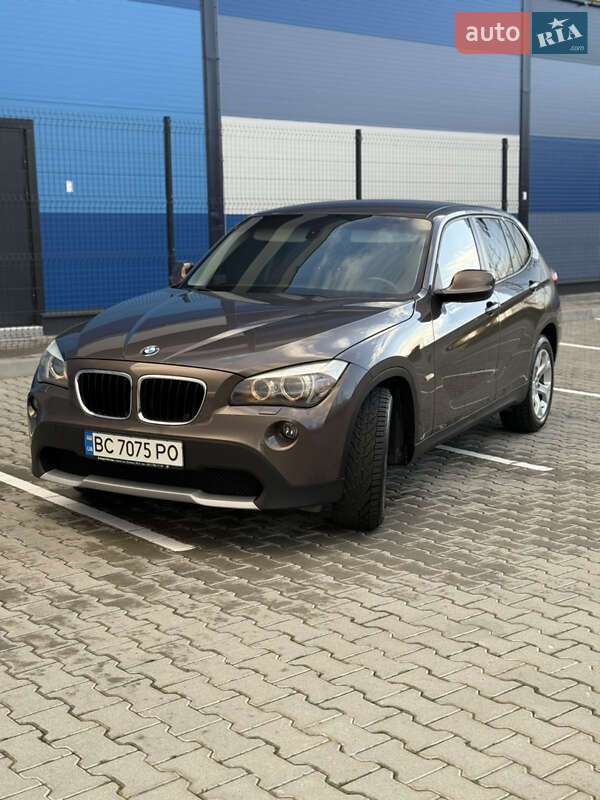 Внедорожник / Кроссовер BMW X1 2011 в Львове