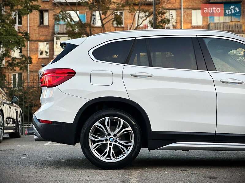 Внедорожник / Кроссовер BMW X1 2016 в Киеве