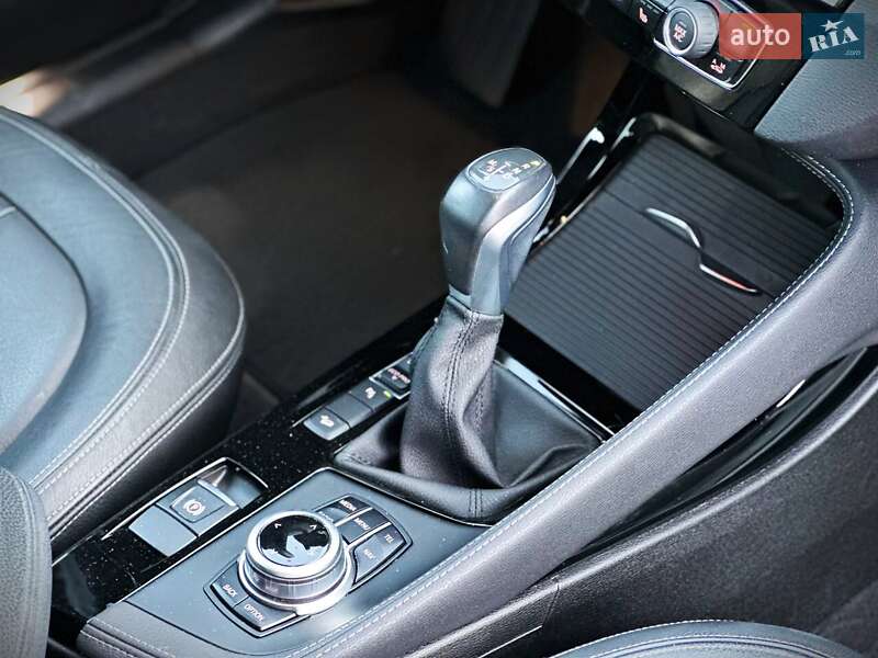 Внедорожник / Кроссовер BMW X1 2016 в Киеве