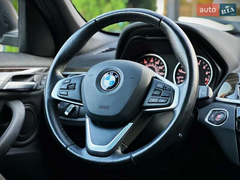 Внедорожник / Кроссовер BMW X1 2016 в Киеве