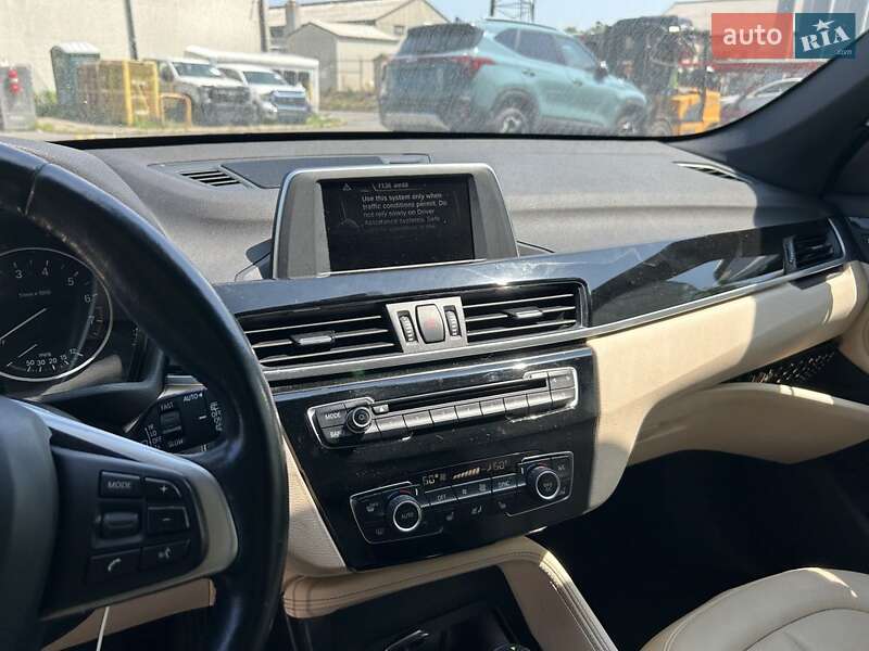 Внедорожник / Кроссовер BMW X1 2017 в Киеве