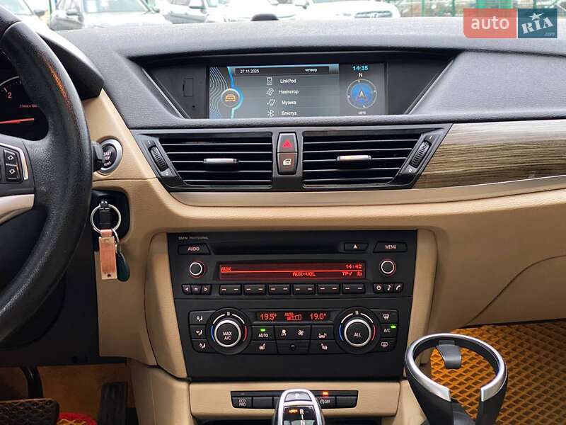 Внедорожник / Кроссовер BMW X1 2015 в Львове