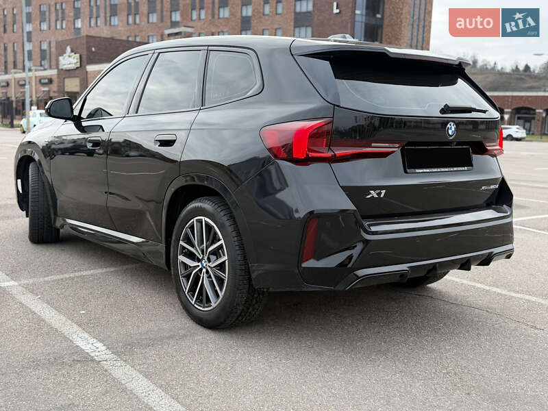 Внедорожник / Кроссовер BMW X1 2024 в Киеве