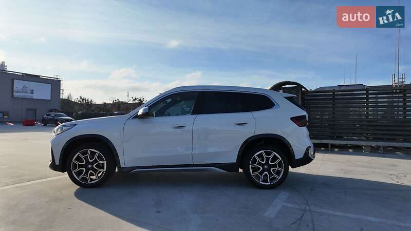 Внедорожник / Кроссовер BMW X1 2023 в Киеве